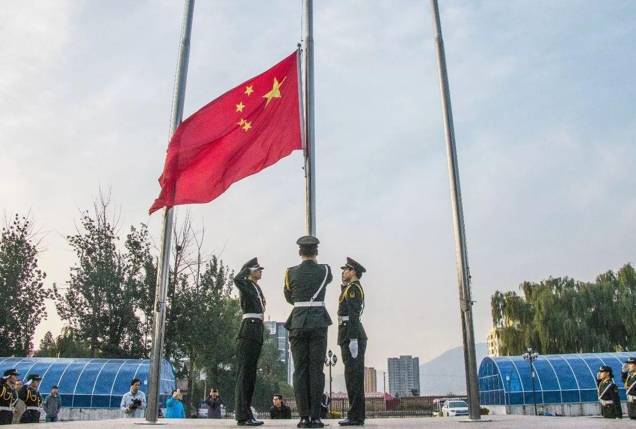 公路坦克战
